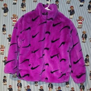 Nike Sportswear AOP Older Kids' Faux Fur Jacket Vivid Purple Large